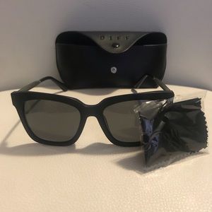 NWT Diff Bella sunglasses